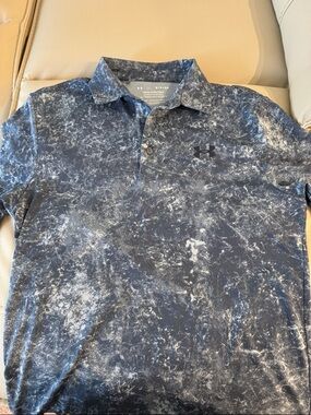 Under Armour Men’s Navy & White Marble-Pattern Polo